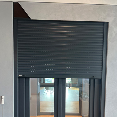 Rulouri exterioare suprapuse