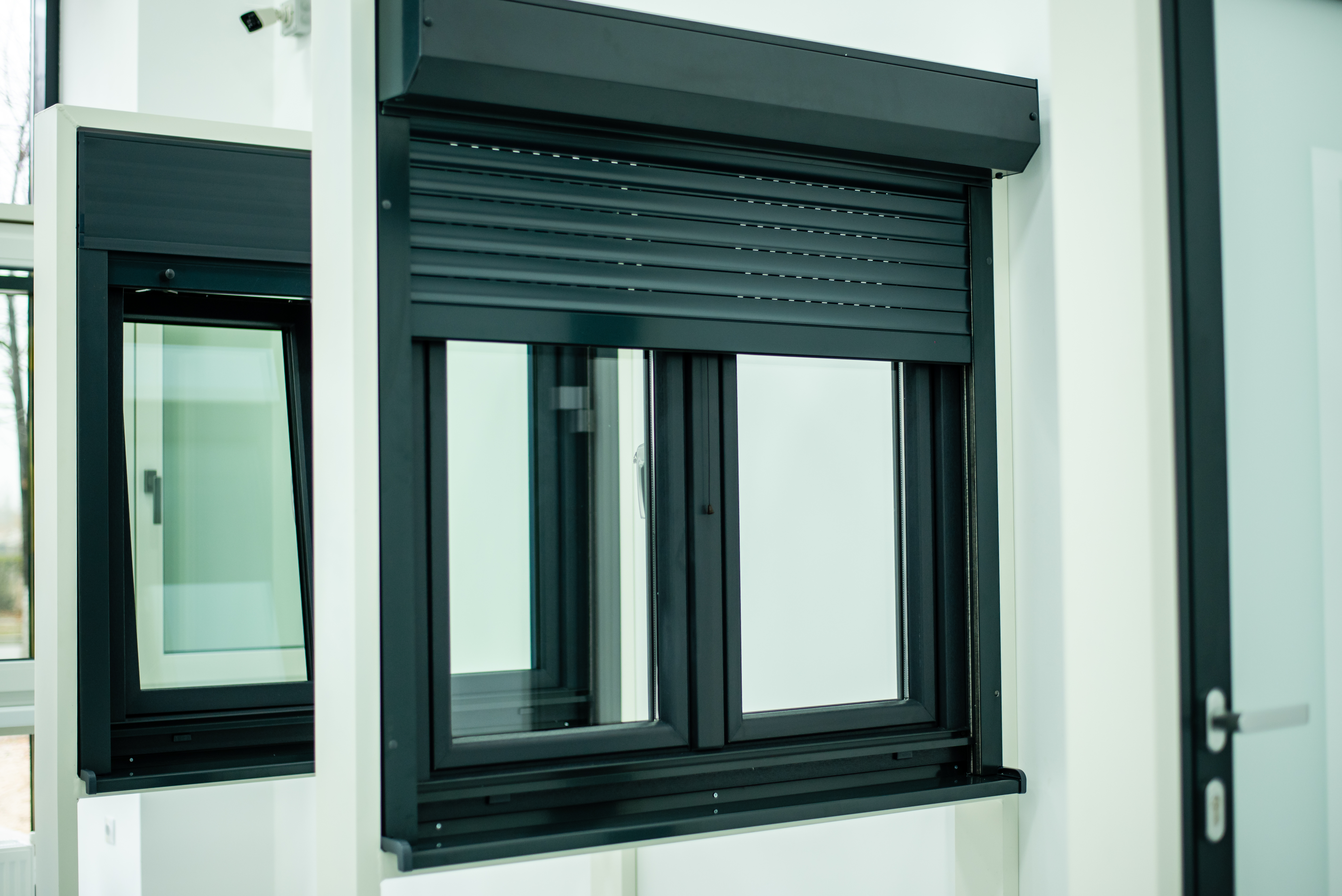 Cele mai eficiente rulouri pentru izolare termică: PVC sau aluminiu