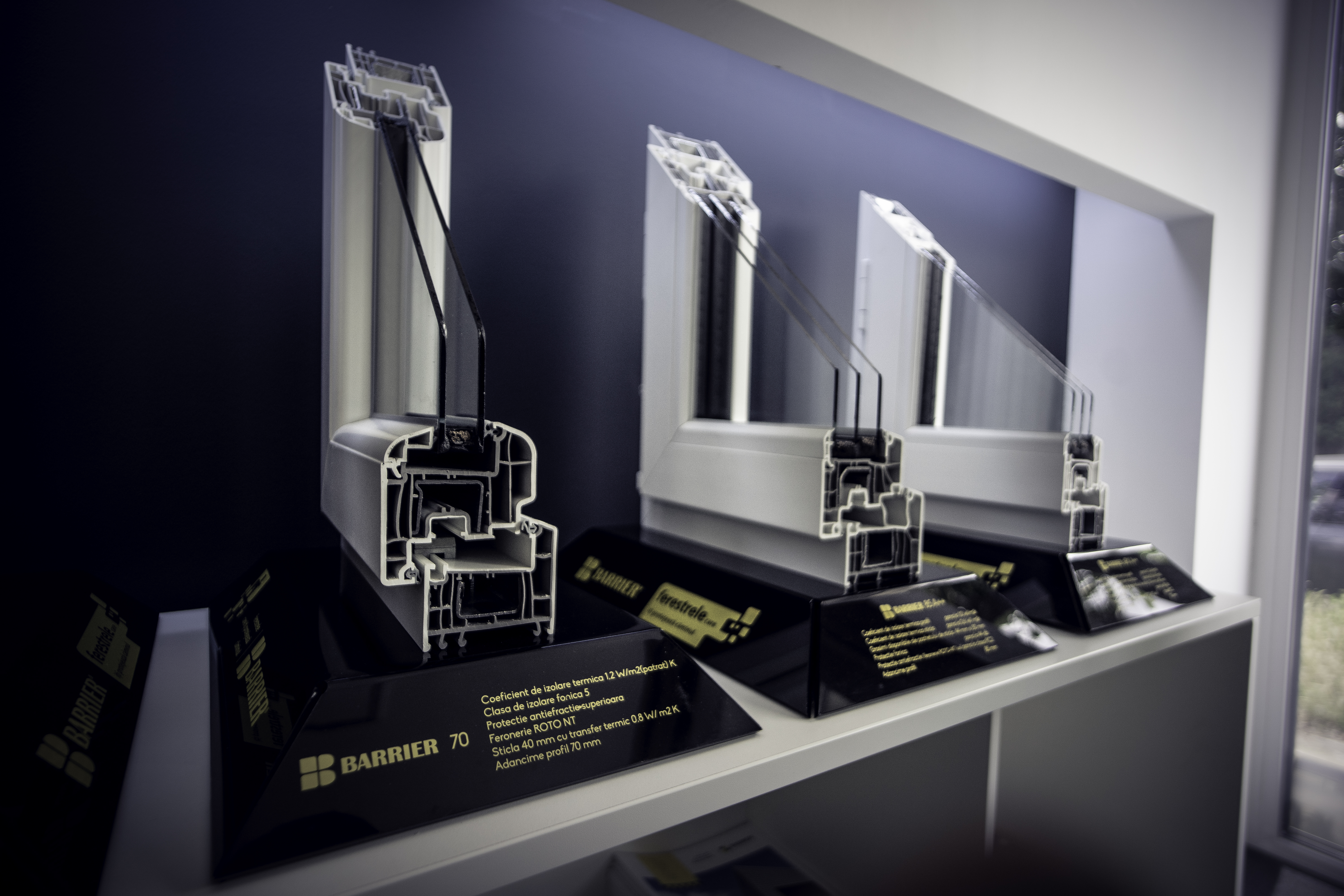 Cum cureți corect ușile și ferestrele din termopan