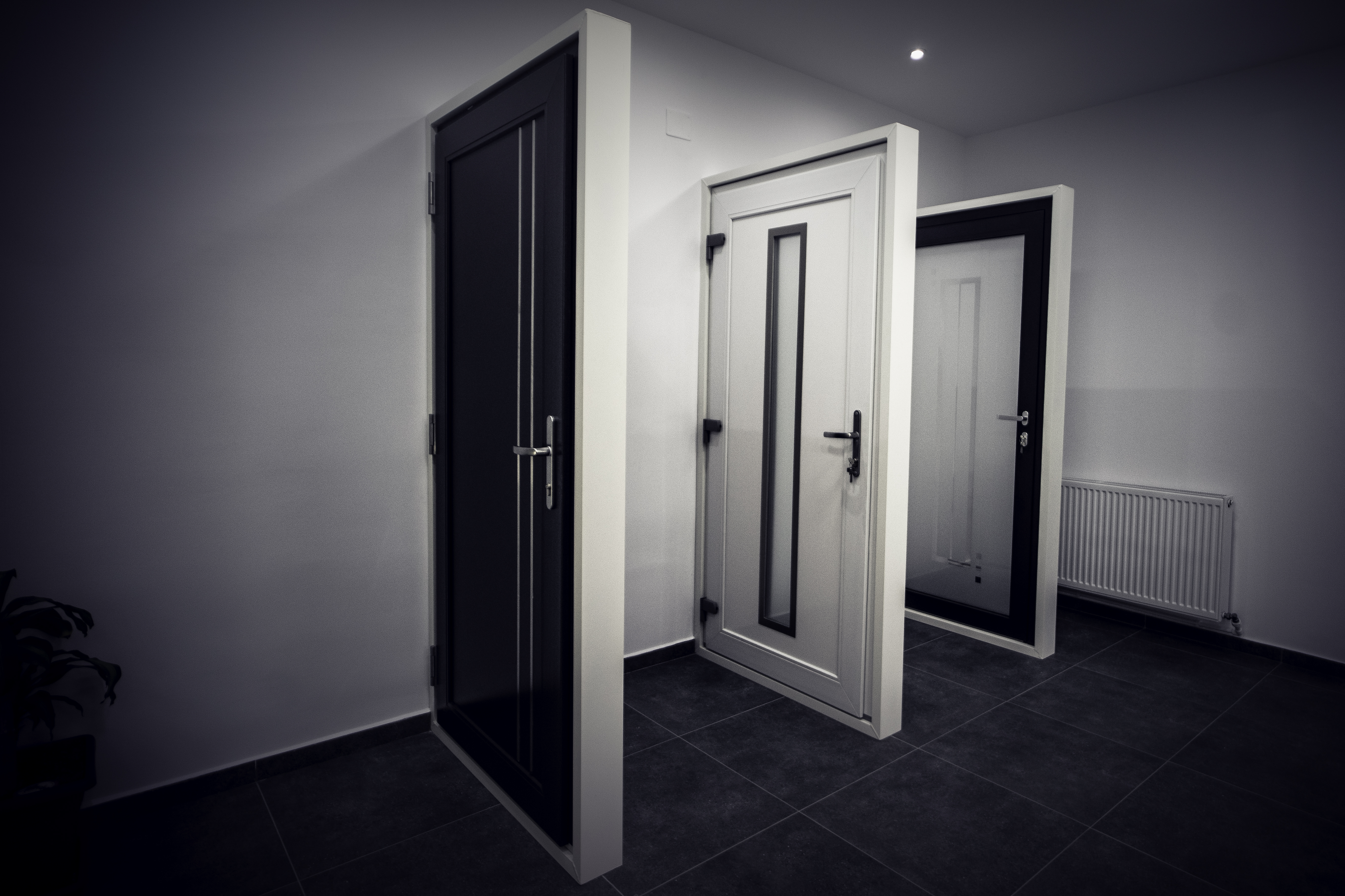 Înlocuirea balamalelor în cazul ferestrelor și ușilor din tâmplărie PVC