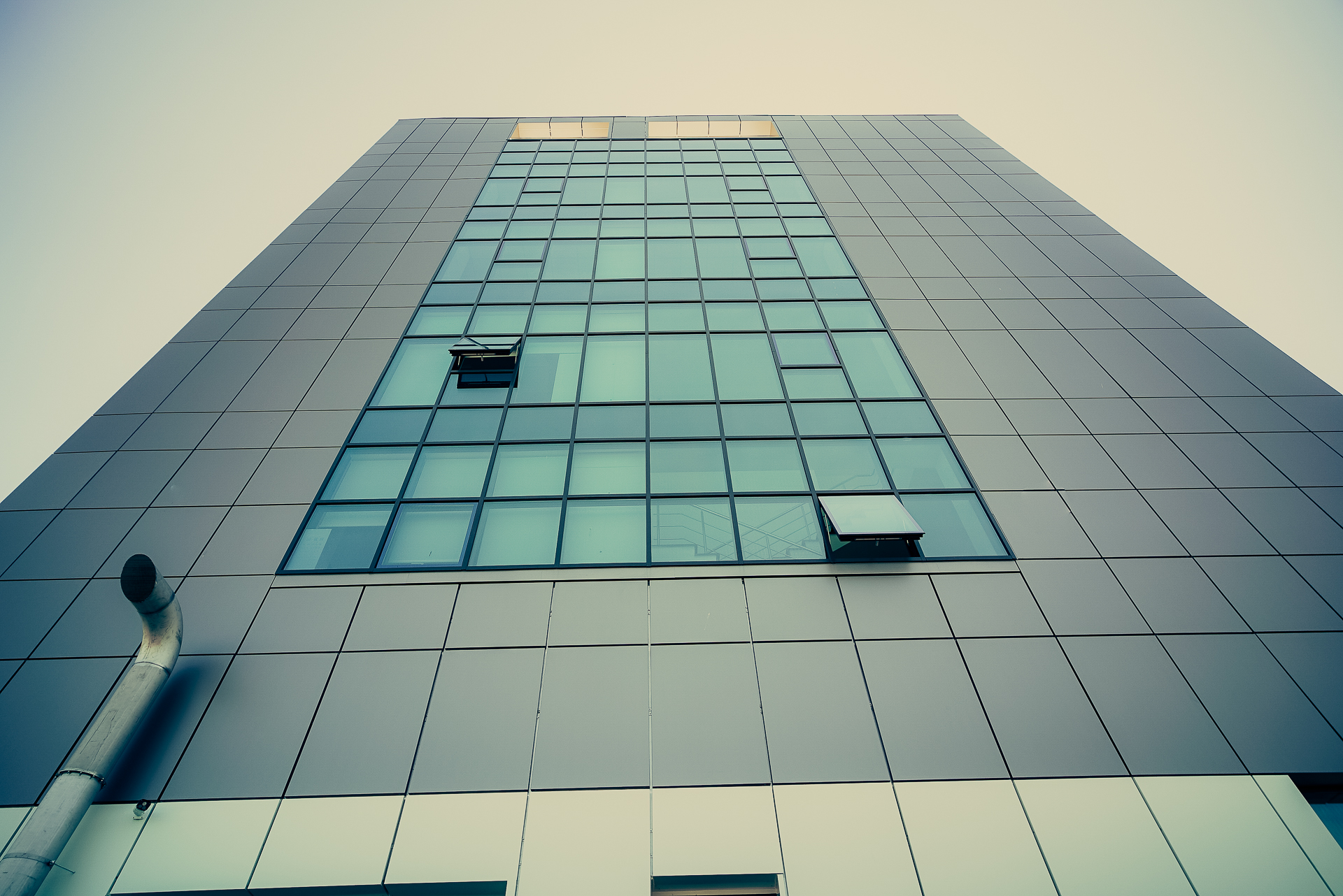 Ferestre din aluminiu cu grad ridicat de izolare termică și fonică: soluțiile Barrier