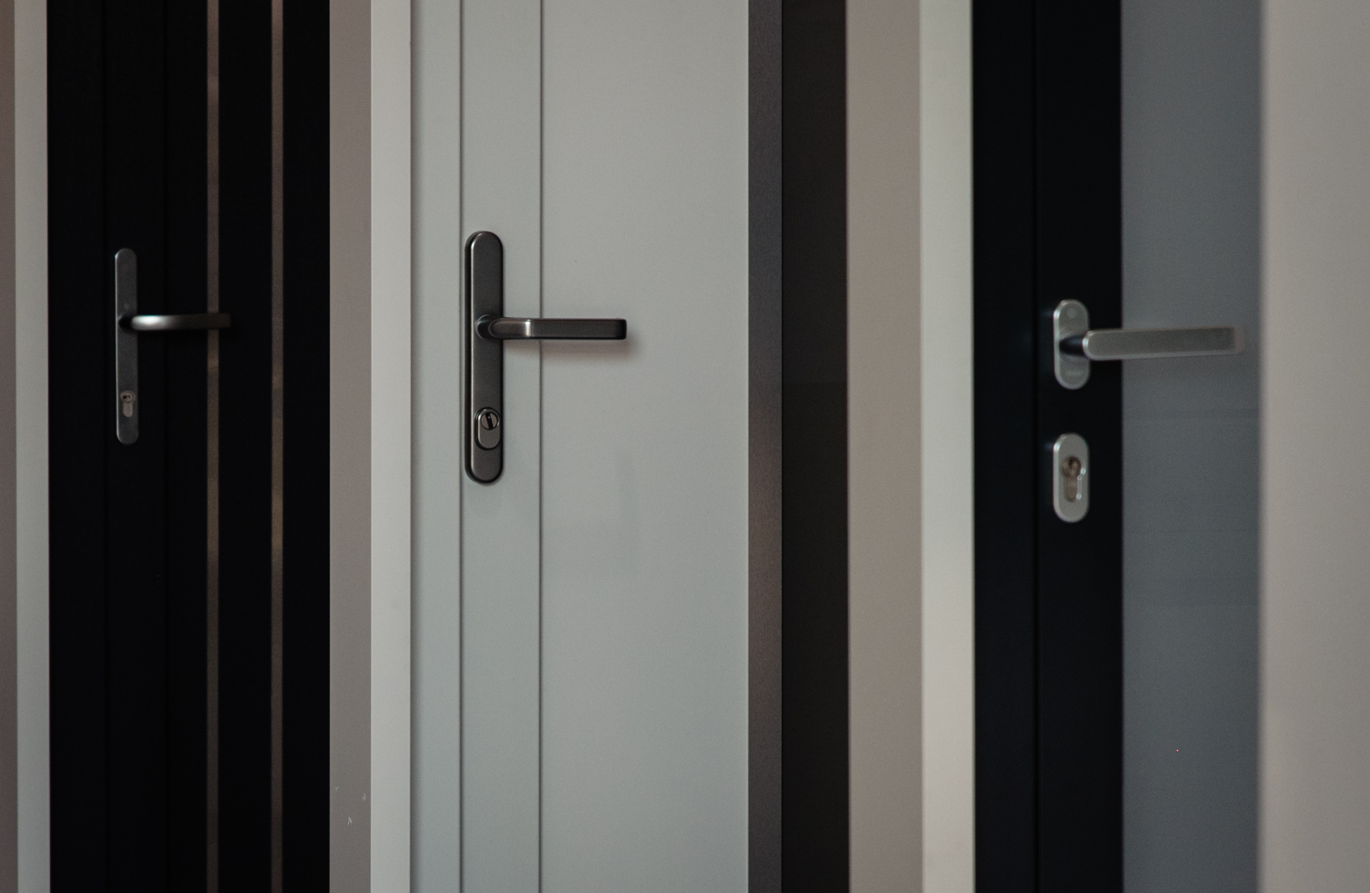 Uși de termopan de exterior cu un grad ridicat de izolare fonică