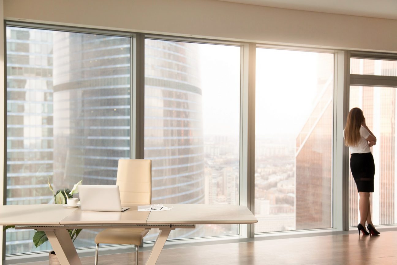 Cum interpretezi coeficientul de Transmisie Luminoasă în cazul ferestrelor din geam termopan