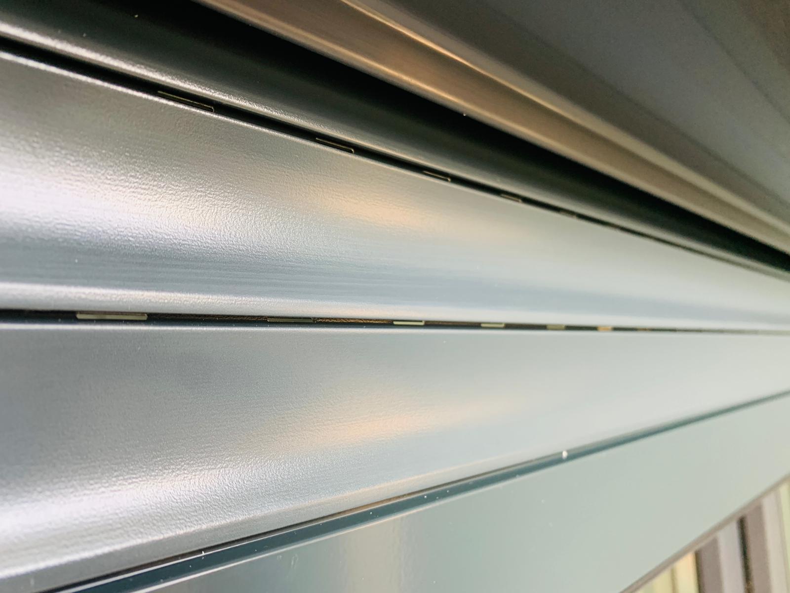 Cu ce poți înlocui perdeaua și draperia la ferestrele de dimensiuni mari