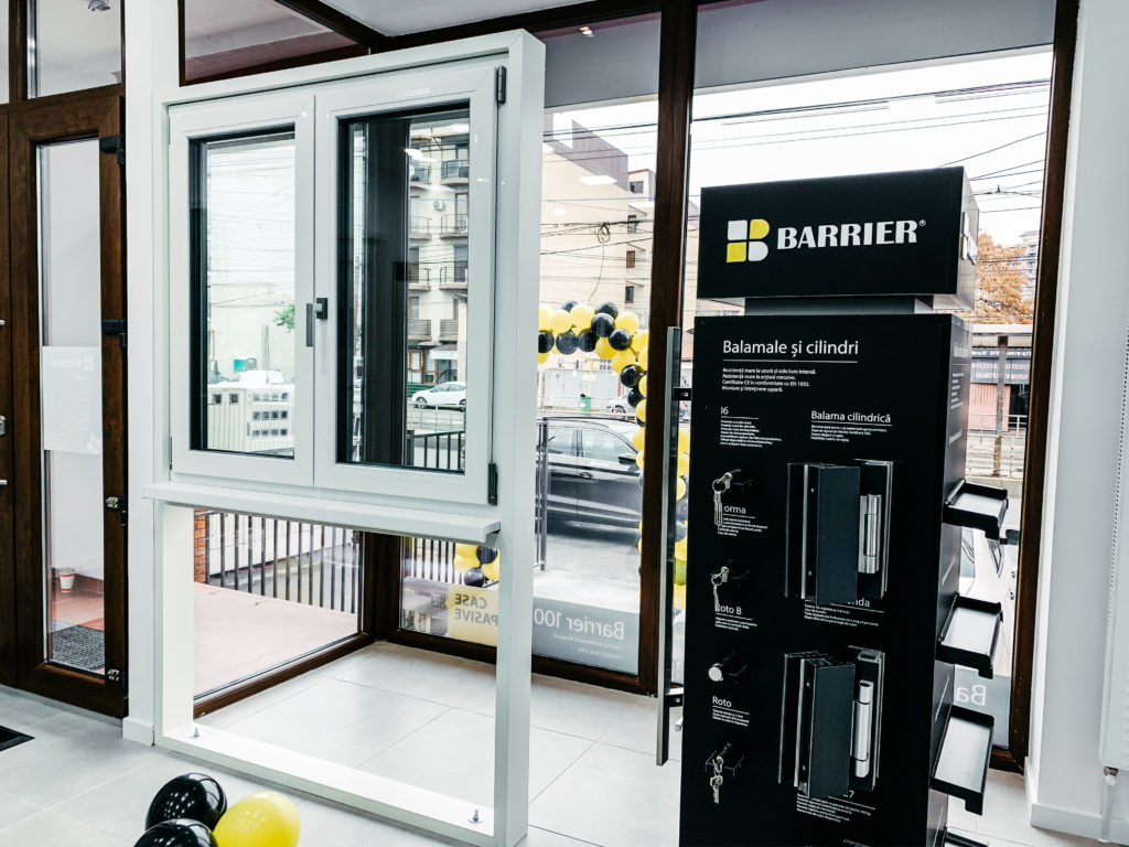 Tipuri de balamale pentru uși și ferestre de termopan