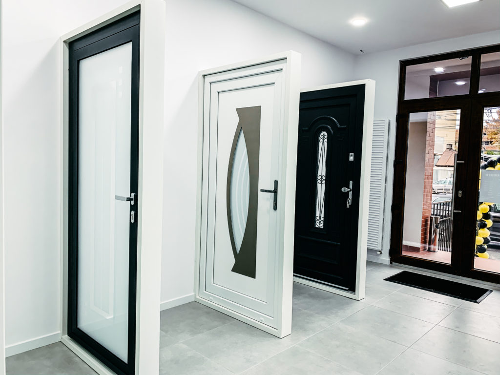 Cum alegi ușa de intrare în casă pentru confort termic ridicat