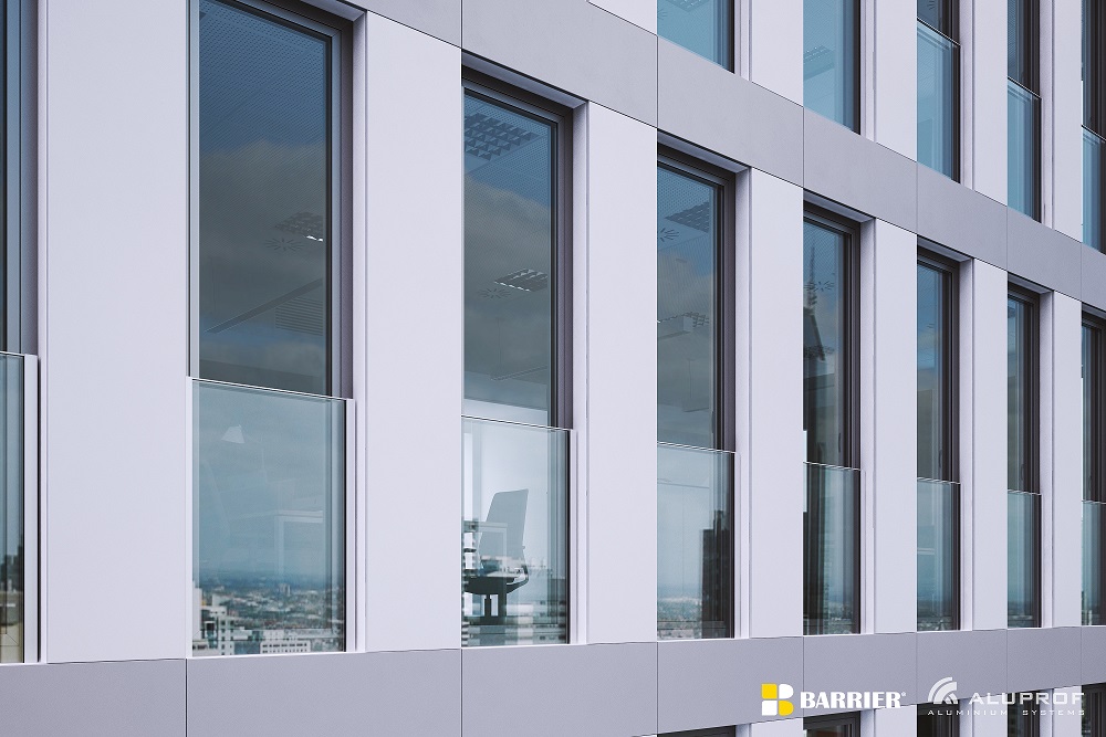Ferestre din aluminiu cu grad ridicat de izolare termică și fonică: soluțiile Barrier