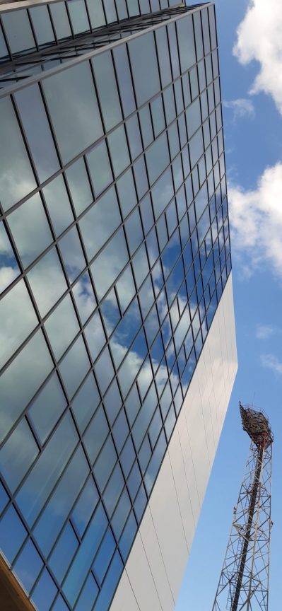 Montaj perete cortină: ghid complet și tipuri de fațade cortină