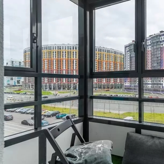 Folia pentru izolarea termică a geamurilor: avantaje vara