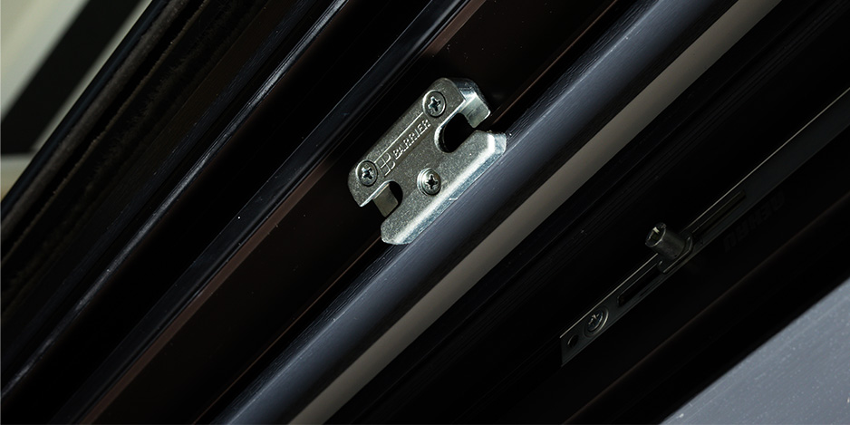 Feroneria ferestrelor Barrier